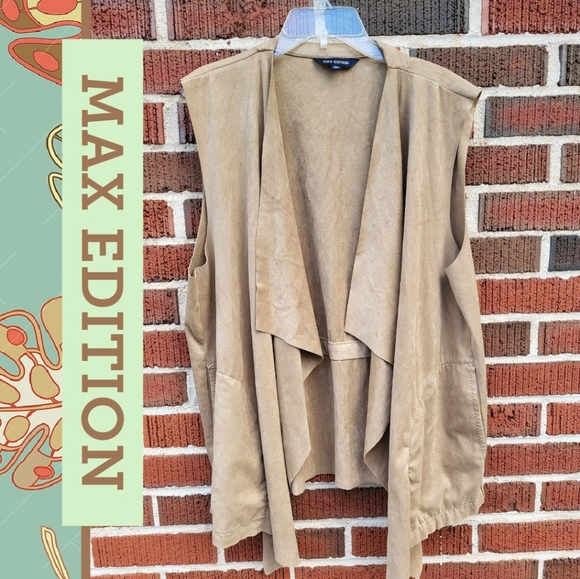 🎉🎉MAX EDITION DRAPE VEST🎉🎉 - Picture 1 of 3